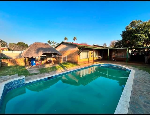 3 BEDROOM HOUSE FOR SALE IN BRENTHURST